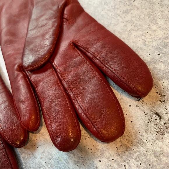 Vintage Coach Cashmere lined Signature leather gloves wine color size 6.5 small - Picture 5 of 8